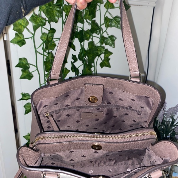 Kate Spade bag , authentic used once or twice great size - Picture 2 of 4